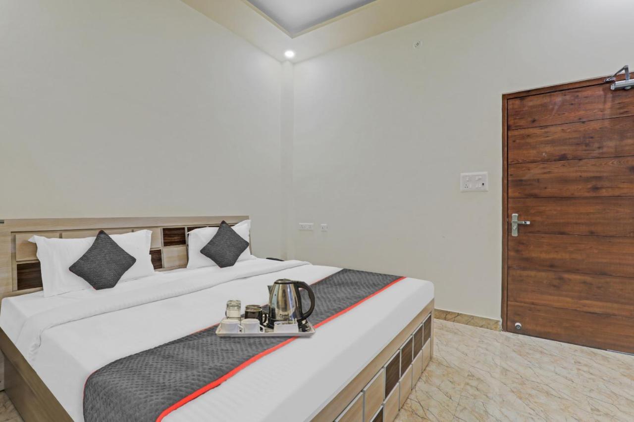 Townhouse P.S.Palace Near Amausi Metro Station Lucknow Zewnętrze zdjęcie