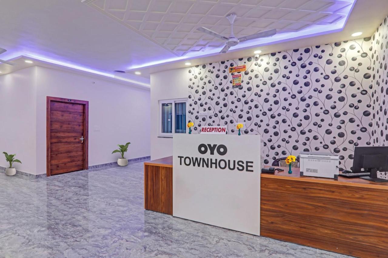 Townhouse P.S.Palace Near Amausi Metro Station Lucknow Zewnętrze zdjęcie