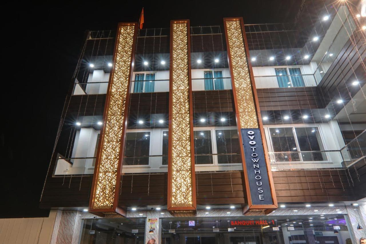 Townhouse P.S.Palace Near Amausi Metro Station Lucknow Zewnętrze zdjęcie
