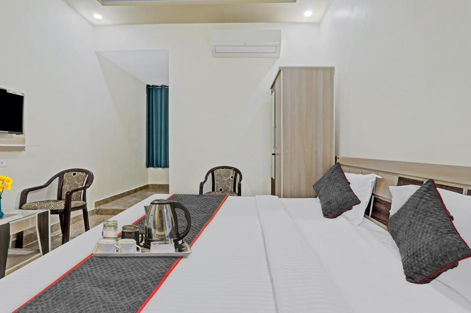 Townhouse P.S.Palace Near Amausi Metro Station Lucknow Zewnętrze zdjęcie