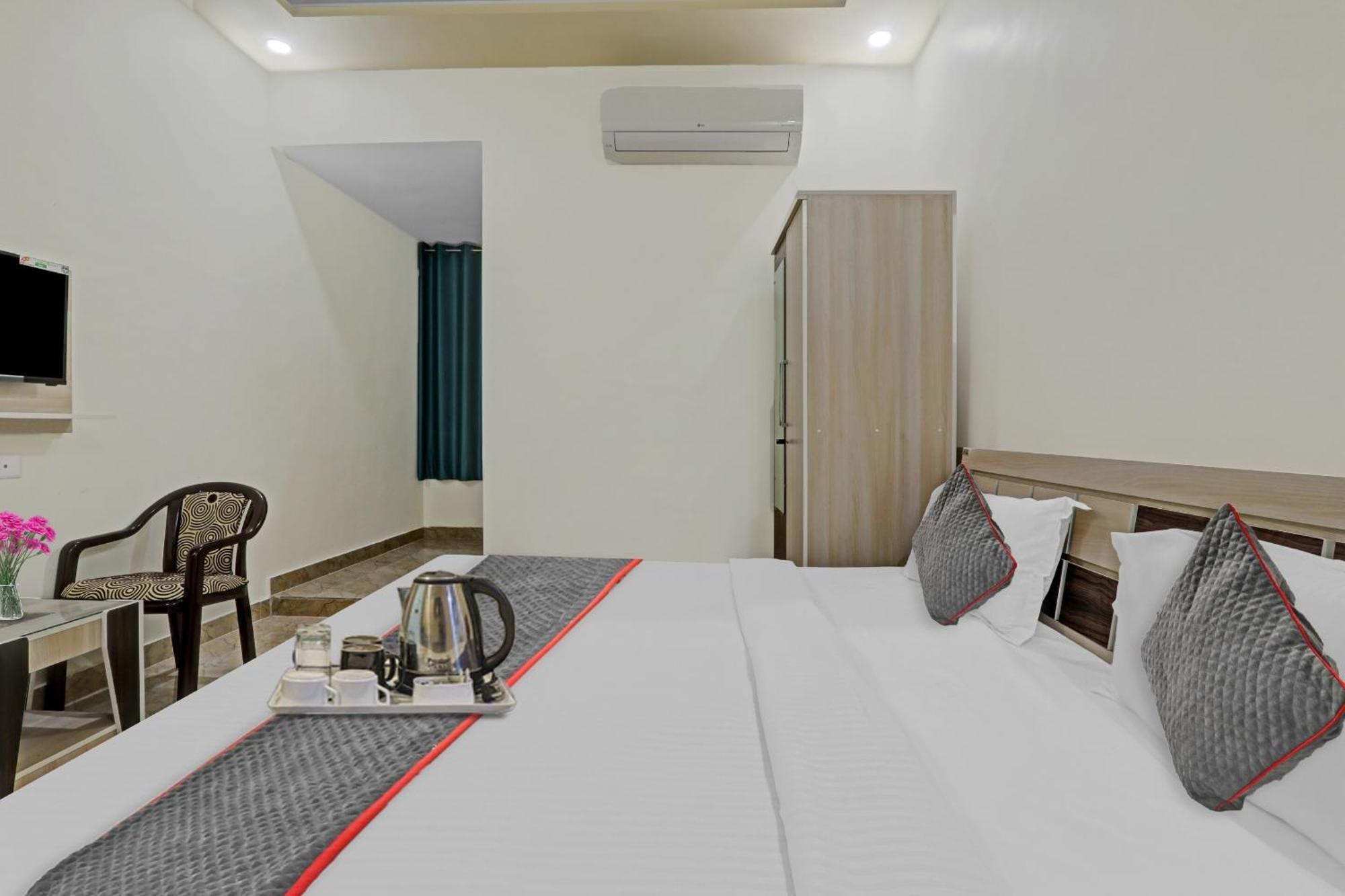 Townhouse P.S.Palace Near Amausi Metro Station Lucknow Zewnętrze zdjęcie