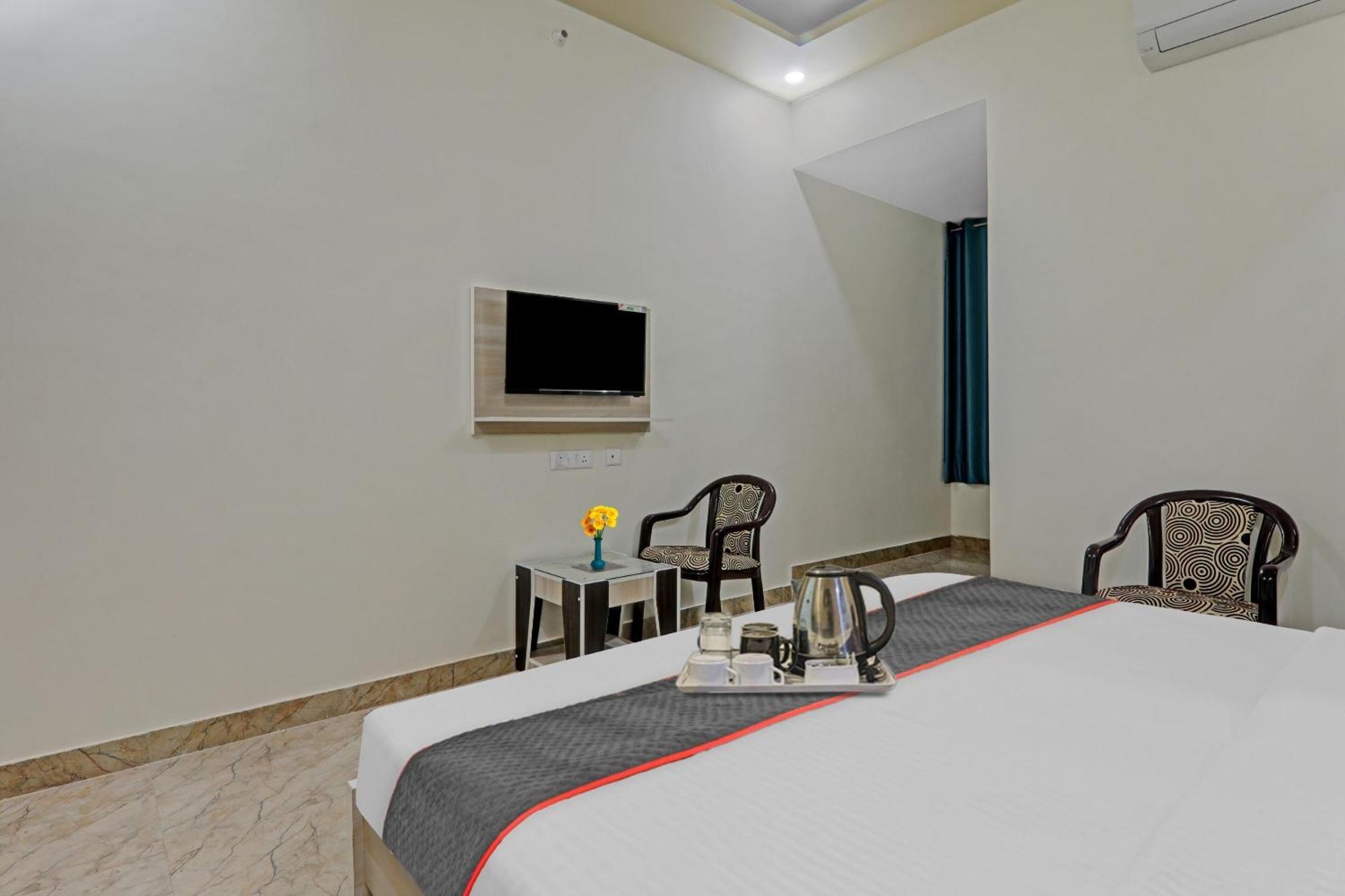 Townhouse P.S.Palace Near Amausi Metro Station Lucknow Zewnętrze zdjęcie