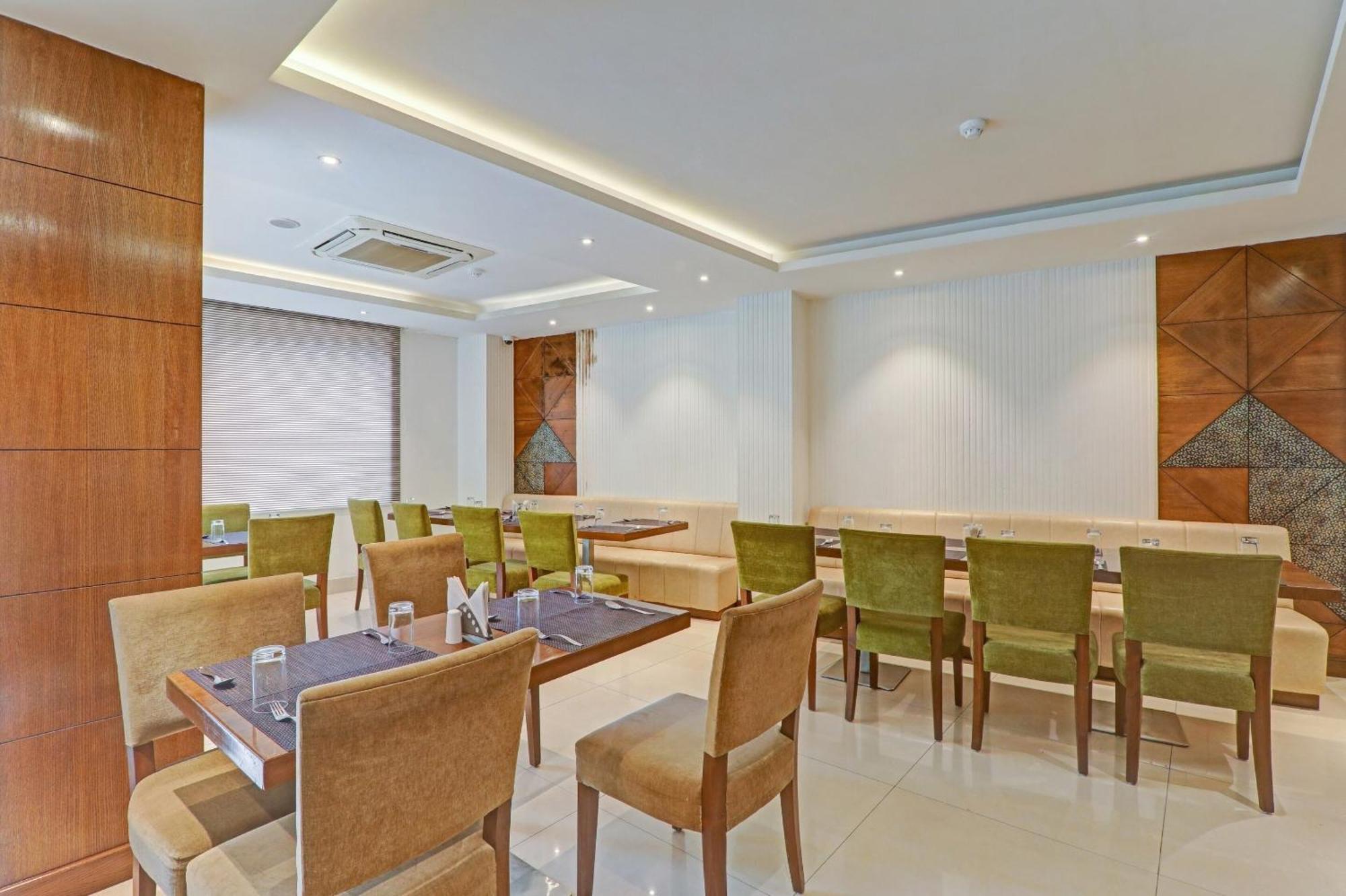 Townhouse P.S.Palace Near Amausi Metro Station Lucknow Zewnętrze zdjęcie
