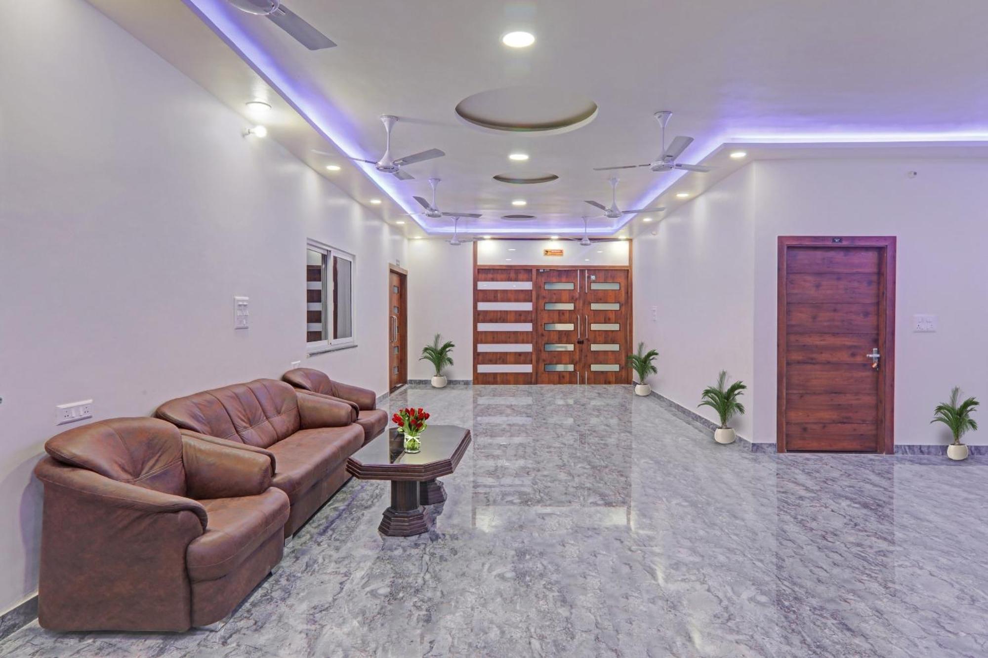 Townhouse P.S.Palace Near Amausi Metro Station Lucknow Zewnętrze zdjęcie