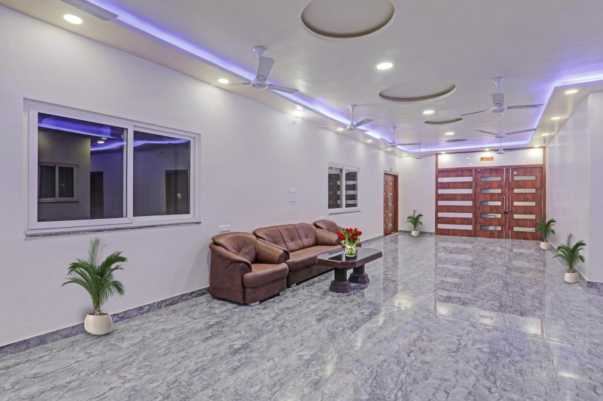 Townhouse P.S.Palace Near Amausi Metro Station Lucknow Zewnętrze zdjęcie