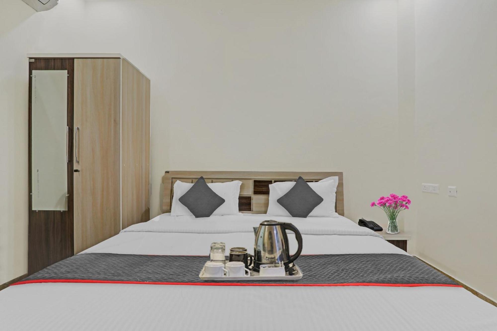 Townhouse P.S.Palace Near Amausi Metro Station Lucknow Zewnętrze zdjęcie