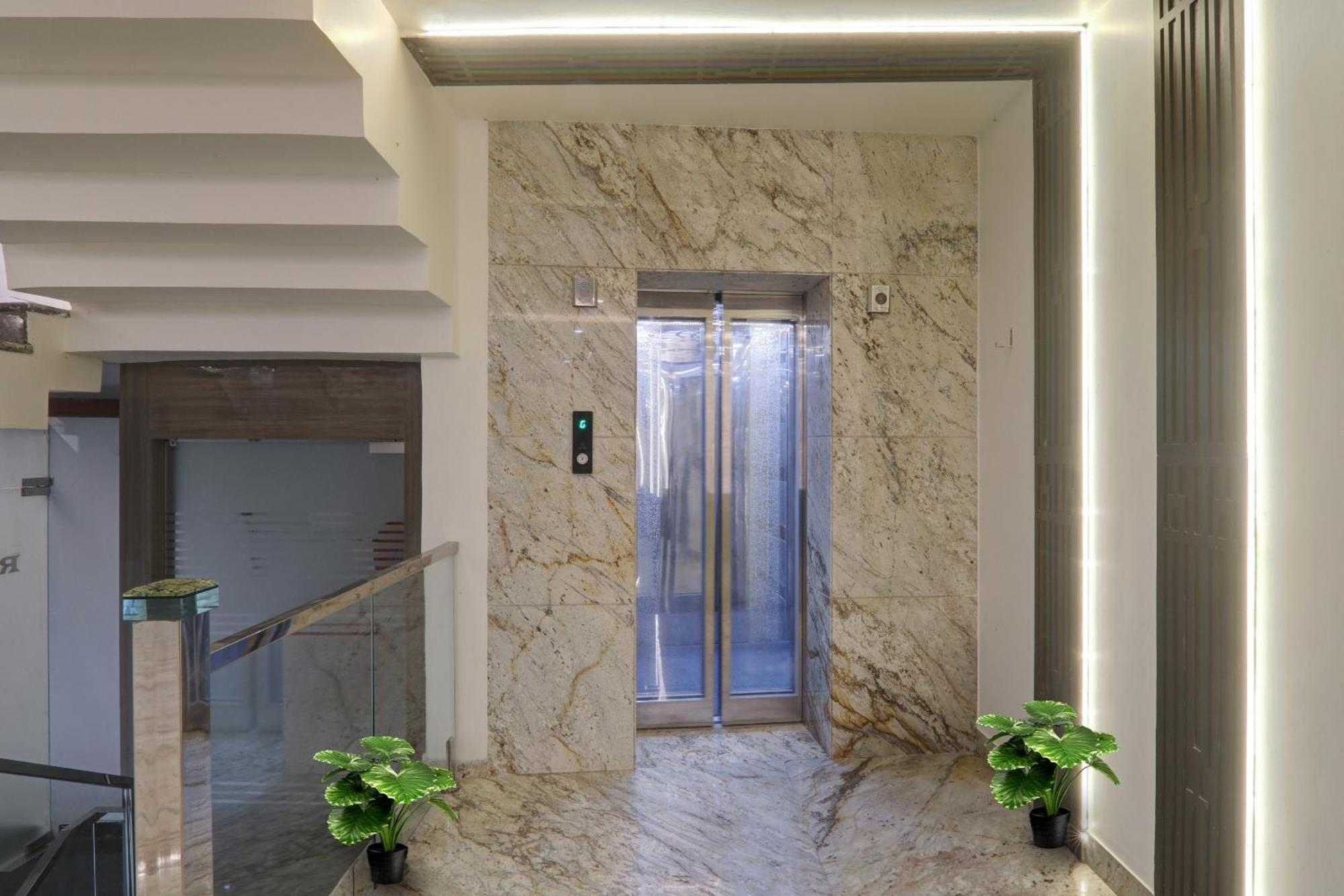 Townhouse P.S.Palace Near Amausi Metro Station Lucknow Zewnętrze zdjęcie