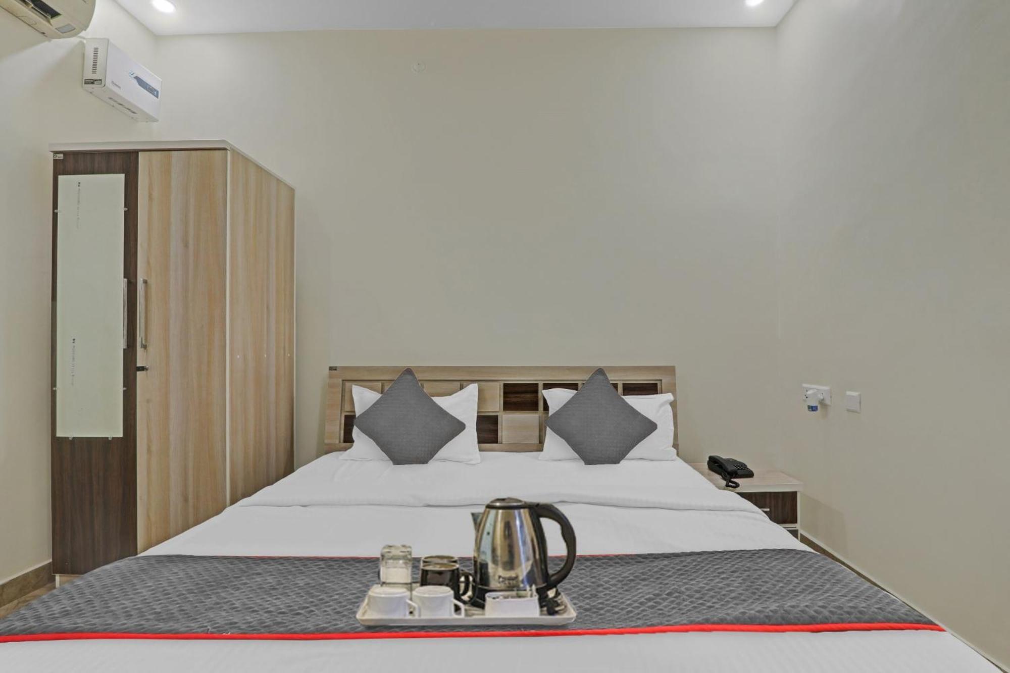 Townhouse P.S.Palace Near Amausi Metro Station Lucknow Zewnętrze zdjęcie