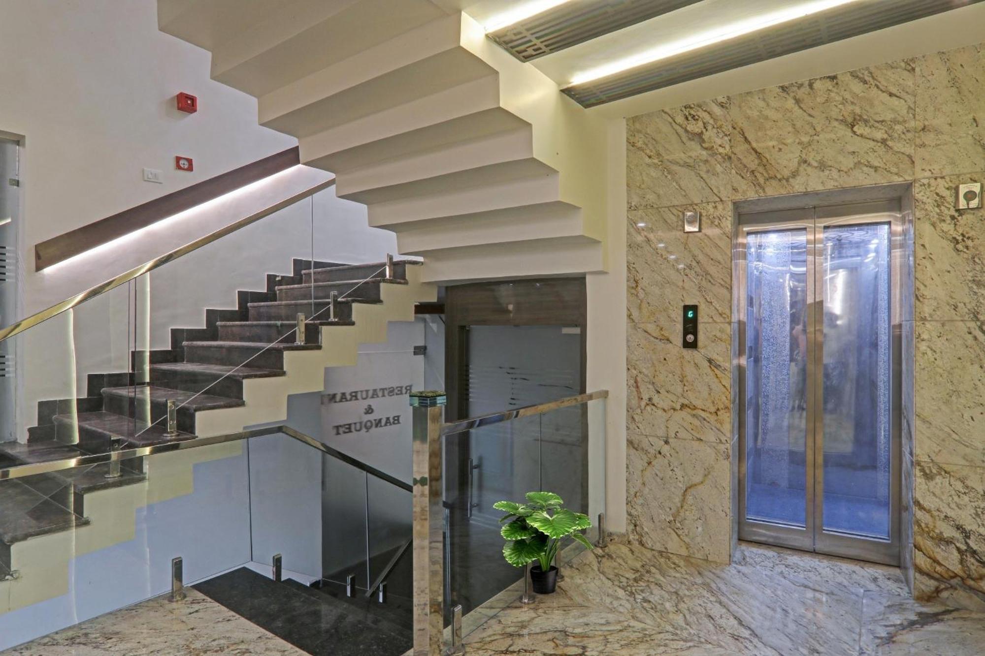 Townhouse P.S.Palace Near Amausi Metro Station Lucknow Zewnętrze zdjęcie